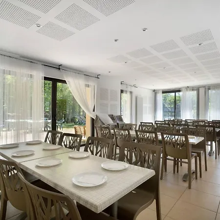 10. Cerisiers Option Clim- 4 Pers Holiday home